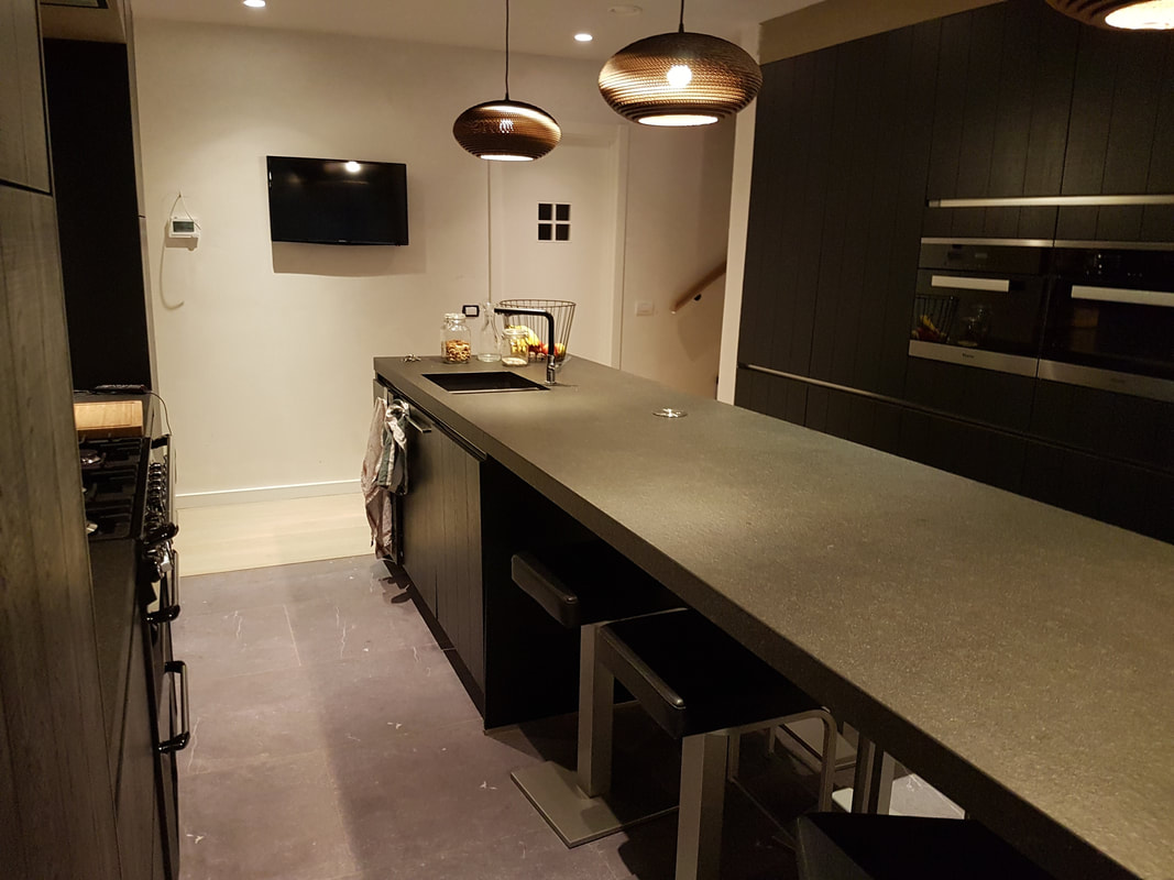 SEMMERLODGE kitchen with central island