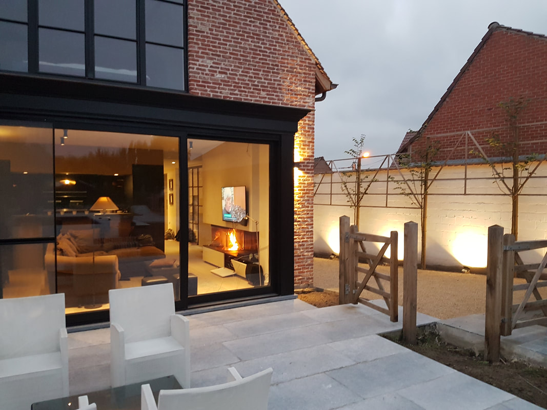 SEMMERLODGE courtyard and outdoor dining area